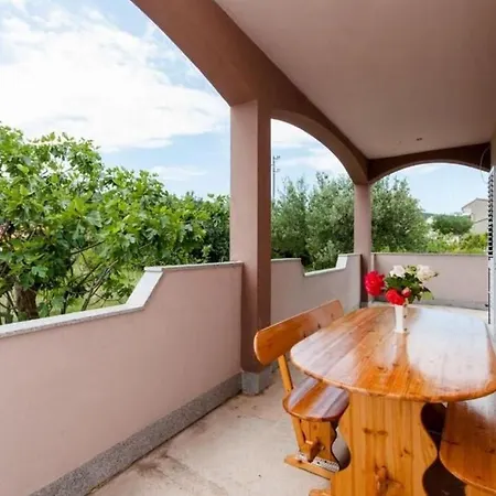 Apartment Mladen