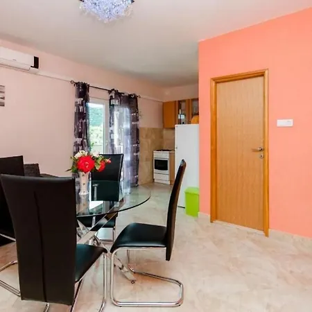 Mladen Apartment